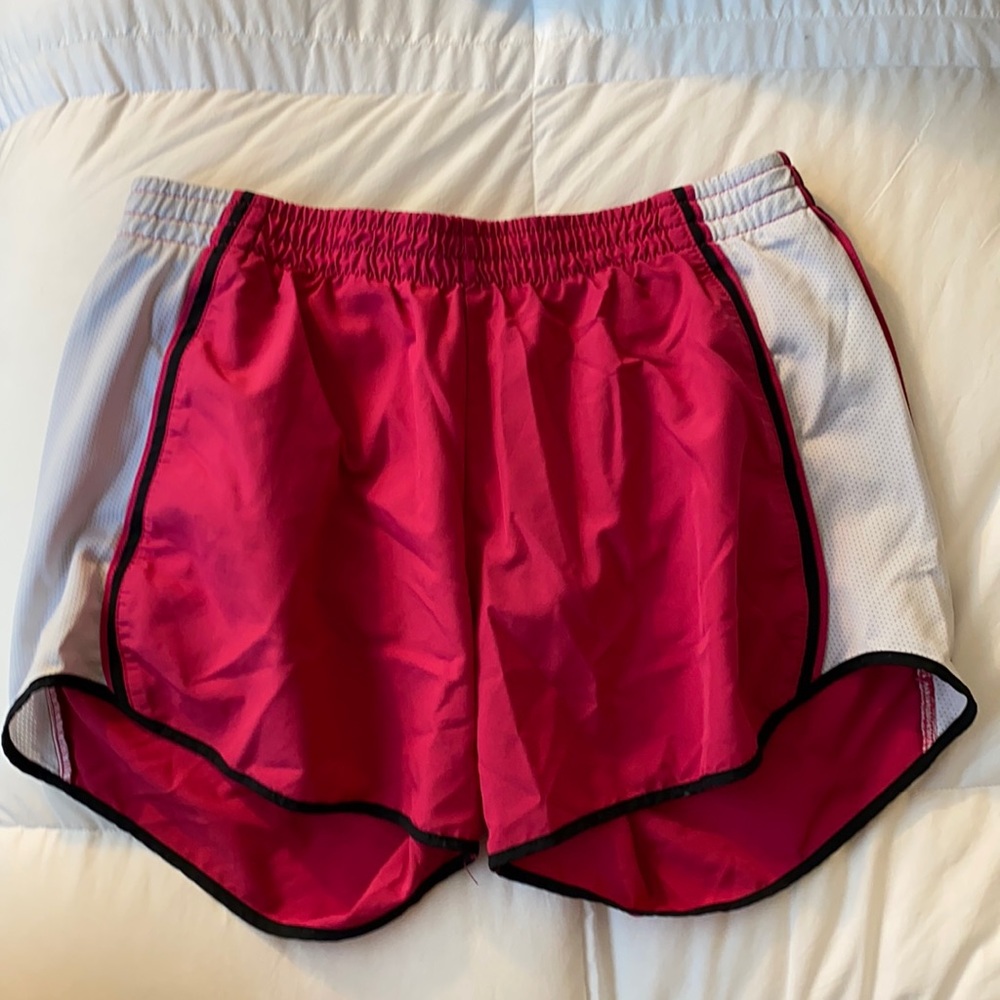 Nike Dry Fit Women’s shorts in S (pink)